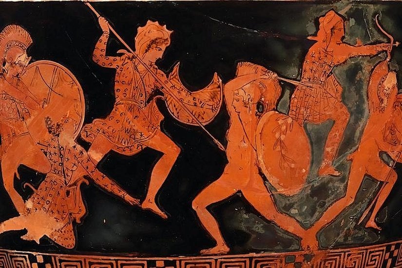 Amazonlar, MÖ 5. yüzyıldan kalma bir pişmiş toprak lekythos (yağ şişesi) üzerinde Yunanlarla savaşıyor. Amazonomachy olarak bilinen Amazon savaş sahneleri, antik Yunan sanatında popülerdi. C: Metropolitan Müzesi, New York.