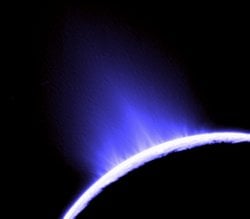 Enceladus’un Buz Gayzerleri