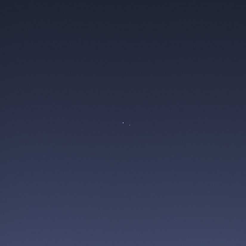 NASA'nın yayınladığı bu fotoğrafta Satürn etrafında dönmekte olan Cassini uzay aracı, Dünya ve Ay'ı eşsiz bir şekilde yakalamayı başarıyor.