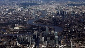 UK Economy Faces Hit With Second Consecutive Month Of Contraction