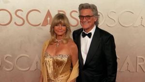 Goldie Hawn And Andrew Garfield's Touching Oscars Presentation