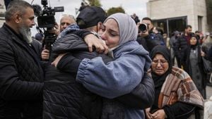 Israel Releases 600 Palestinian Prisoners Amid Fragile Peace Efforts