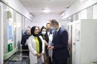 نائب وزير الصحة يتفقد مستشفى القاهرة الجديدة ويأمر بالتحقيق