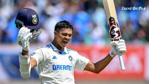 Yashasvi Jaiswal's Stumble Against Mitchell Starc Shines Light On Pressure