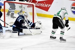 Jets Blank Stars 4-0 To Tie Series 1-1