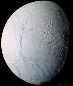 Satürn'ün Enceladus'unda Taze Kaplan Çizgileri