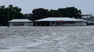 North Queensland Faces Destruction From Devastative Floods