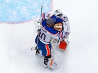 'We are cooked': Oil Country reacts to major change in Edmonton line-up for Game 3