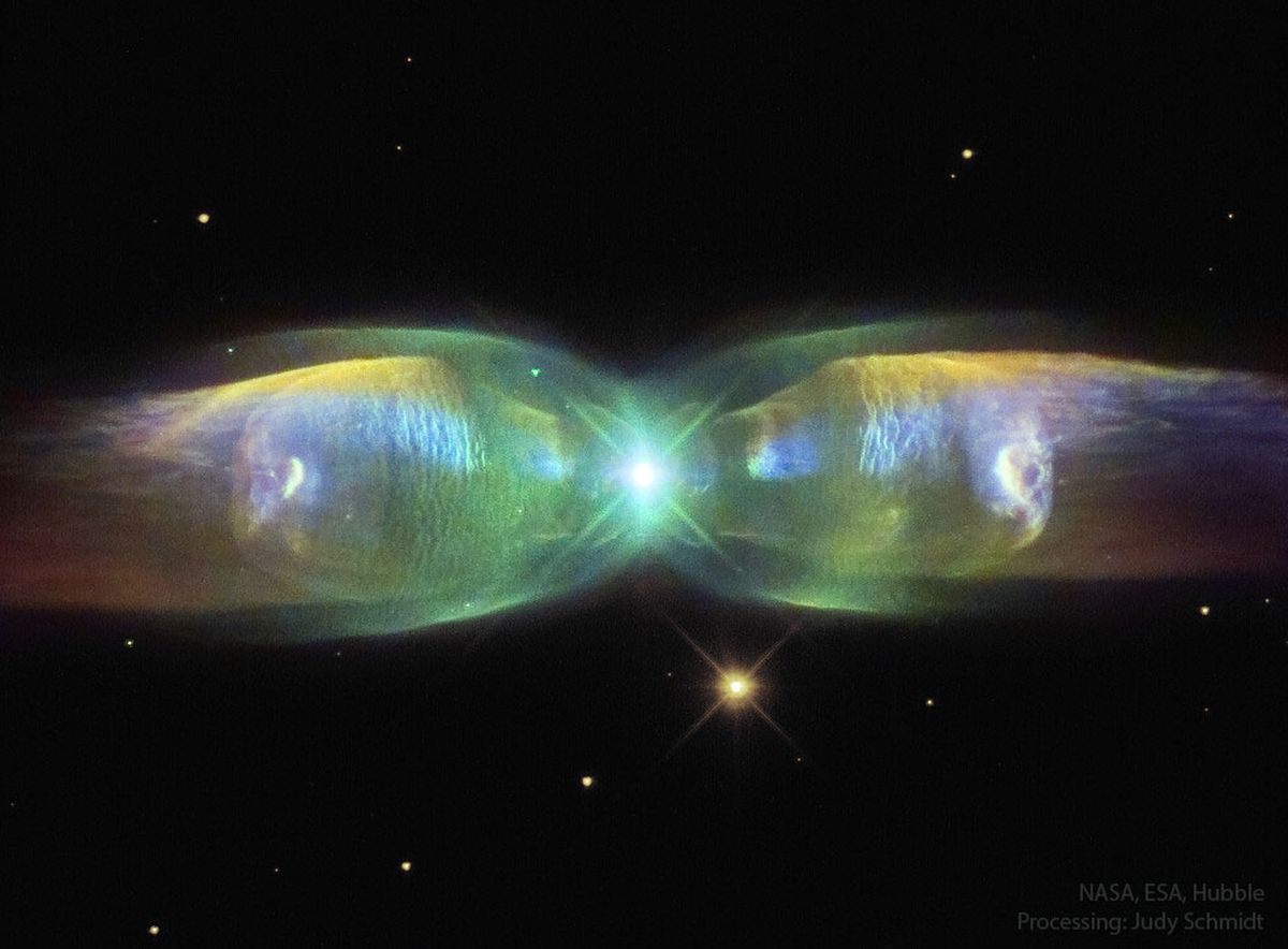  M2-9: Wings of a Butterfly Nebula 