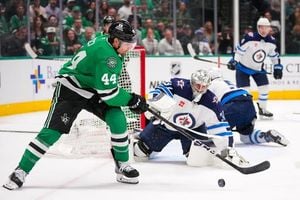 Jets And Stars Clash In Thrilling Playoff Semifinals