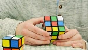 Rubik Küp Nedir? Bir Rubik Küp, Kara Delikleri Aydınlatabilir mi?