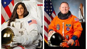 NASA Astronauts Complete Historic Spacewalk Together