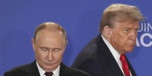 Trump Postpones Budapest Summit With Putin Amid Ukraine Stalemate