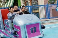 「土曜はナニする!?」5周年、南キャン山里がただただ楽しいUSJロケへ「超元気になりました」（お笑いナタリー） - Yahoo!ニュース