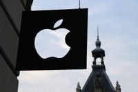 Apple boss hails 'next generation of developers' on China visit