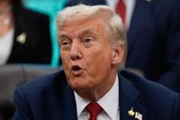 Is Trump planning a triumphal arch across from Lincoln Memorial?