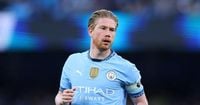 Kevin De Bruyne receives Liverpool 'offer' as Man City great braces for move