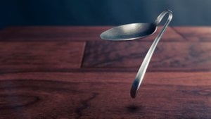 Telepati ve Telekinezi: Dokunmadan Cisimleri Hareket Ettirmek, Uzak Mesafeden İnsanlarla Konuşmak Mümkün mü?