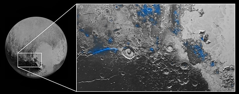 NASA tarafından 8 Ekim 2015 Perşembe günü yayınlanan bu görüntü, New Horizons uzay aracıyla çekilen bu kompozit görüntüde mavi renkle vurgulanan açık su buzuna sahip bölgeleri gösteriyor.