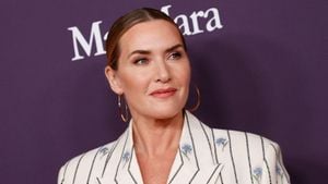 Kate Winslet Reconnects With Titanic Past During Lee Production