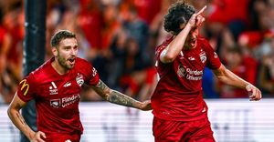 Adelaide United Secures Dramatic Win Over Wellington Phoenix