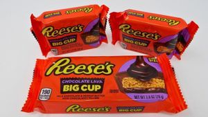 Reese’s Chocolate Lava Big Cup Debuts During Super Bowl