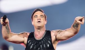 Robbie Williams Hits Back At Former Manager's Drug Claims