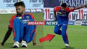 Mukesh Kumar Injured During Match Against Lucknow Super Giants