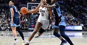 UConn Huskies Dominate Villanova In 99-50 Rout As Legends Return