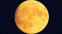 Is it a full moon tonight? When you'll start seeing July's 'Buck Moon'