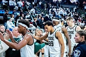 Michigan State Pulls Away Late To Defeat Oregon Ducks