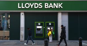 Lloyds Banking Group Set To Close 136 Branches Across UK