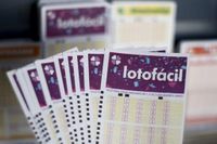 Resultado Lotofácil 3370 hoje (16/04/25); prêmio de R$ 8 milhões