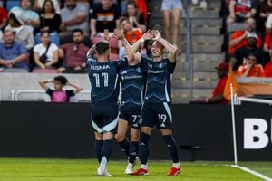 Sounders Triumph Over Dynamo In 3-1 Victory
