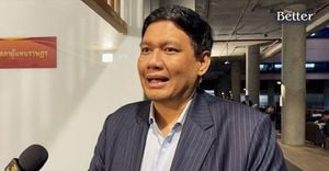 Pai Leekpai Challenges Ice Rukchanok Over Secret Talks
