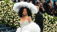 Diana Ross Shuts Down Met Gala Carpet in First Appearance at Event in 22 Years