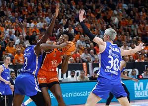 Valencia Basket Defeats Avenida To Reach Final