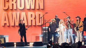 Keith Urban Honored With ACM Triple Crown Award