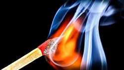 Entropi sebebinden sistemin sahib olabileceği max kütlenin düşüşü