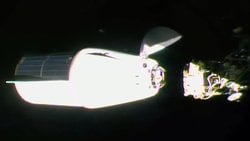 SpaceX Dragon ISS'e Kenetlendi: Osteoporoz'dan Gezegen Oluşumuna Kritik Bilimsel Yük Teslimatta.