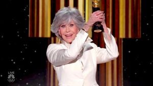 Jane Fonda Delivers Inspiring Speech At SAG Awards