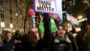 Trump Signs Decree Barring Transgender Women From Sports