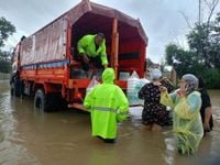 Authorities Struggle to Respond to Devastating Floods in Thailand, Malaysia, Indonesia