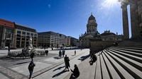 Steinwüste oder „Musterbeispiel für nachhaltige Stadtentwicklung“?: Berliner Senat weist Kritik am neugestalteten Gendarmenmarkt zurück