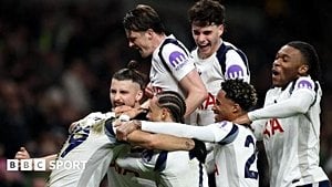 Solanke Double Secures Thrilling Tottenham Draw With Manchester City