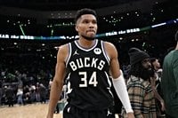 Giannis Antetokounmpo expects to miss 4-6 weeks after injuring calf in Bucks’ latest loss