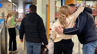 Eksplozja uczuć na lotnisku: Danuta Martyniuk czule pożegnała Zenka przed miesięcznym pobytem w Australii