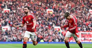 Manchester United And Arsenal Battle To 1-1 Draw At Old Trafford