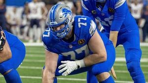 Detroit Lions Navigate Frank Ragnow Contract Talks