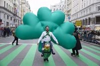 San Patricio 2025: por qué se celebra el 17 de marzo y el motivo por el que Chicago tiñe su río de verde